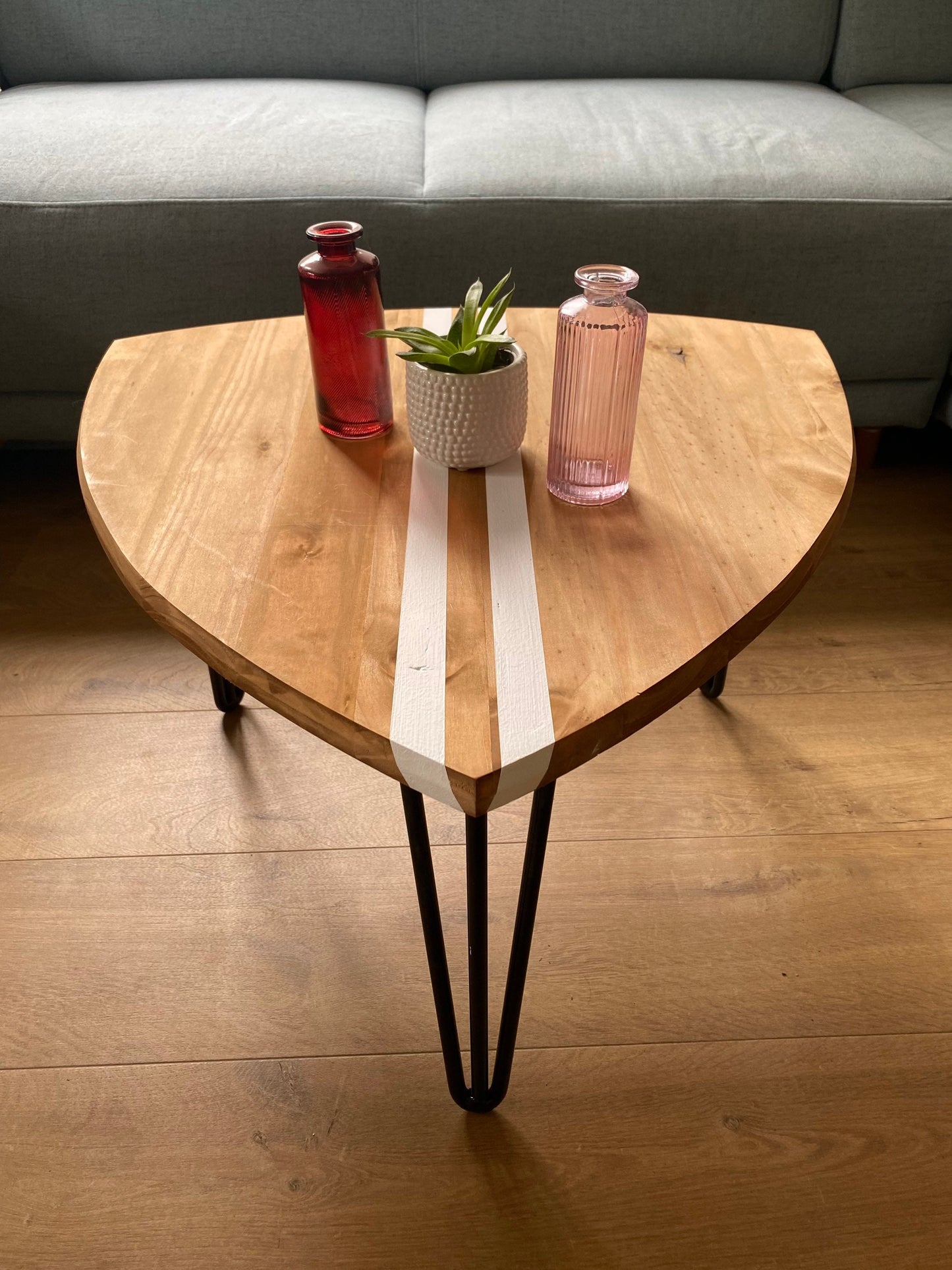 Table basse demi planche de surf en bois